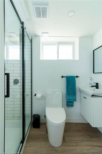 183 Sunnyridge Road, Ancaster, ON - Indoor Photo Showing Bathroom