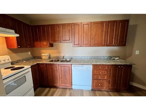 1009-135 James Street S, Hamilton, ON - Indoor Photo Showing Kitchen