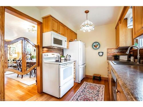 29 Abbington Drive, Hamilton, ON - Indoor Photo Showing Kitchen