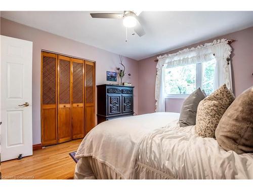 29 Abbington Drive, Hamilton, ON - Indoor Photo Showing Bedroom