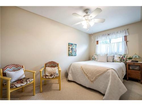 29 Abbington Drive, Hamilton, ON - Indoor Photo Showing Bedroom