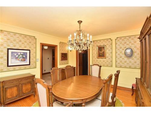 11 Forsyth Place, Hamilton, ON - Indoor Photo Showing Dining Room