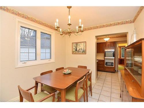 11 Forsyth Place, Hamilton, ON - Indoor Photo Showing Dining Room