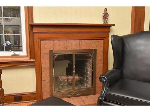 11 Forsyth Place, Hamilton, ON - Indoor Photo Showing Living Room With Fireplace