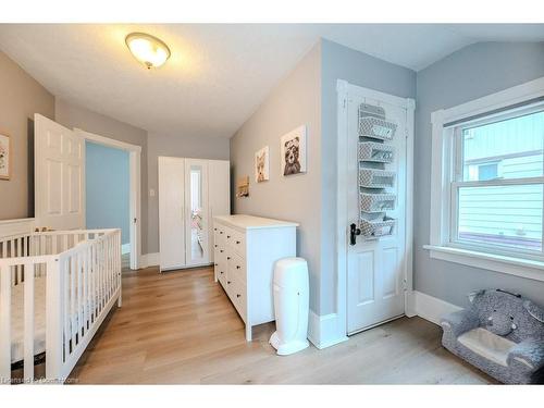 215 Weber Street E, Kitchener, ON - Indoor Photo Showing Bedroom