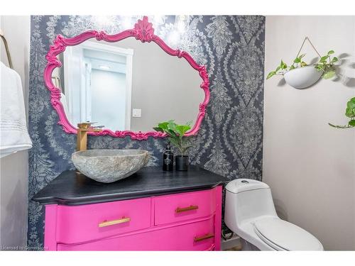 2214 3Rd Side Road, Campbellville, ON - Indoor Photo Showing Bathroom