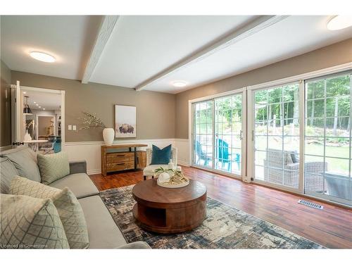 2214 3Rd Side Road, Campbellville, ON - Indoor Photo Showing Living Room