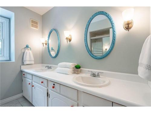 2214 3Rd Side Road, Campbellville, ON - Indoor Photo Showing Bathroom