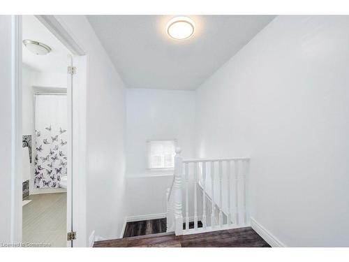 94 Highbury Drive, Hamilton, ON - Indoor Photo Showing Other Room