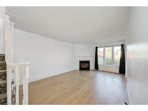 94 Highbury Drive, Hamilton, ON - Indoor Photo Showing Living Room With Fireplace