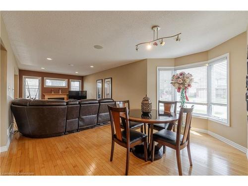 1434 Evans Boulevard, London, ON - Indoor Photo Showing Dining Room