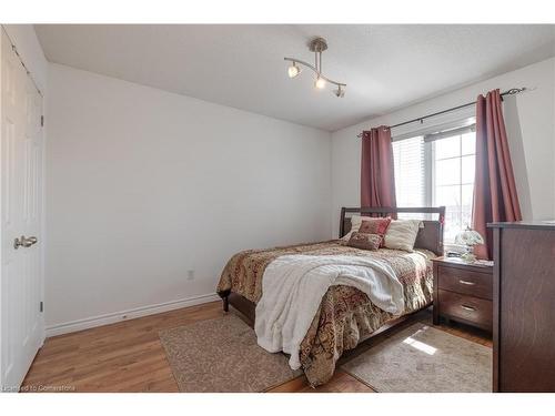 1434 Evans Boulevard, London, ON - Indoor Photo Showing Bedroom