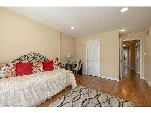 1434 Evans Boulevard, London, ON - Indoor Photo Showing Bedroom