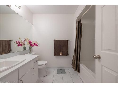 1434 Evans Boulevard, London, ON - Indoor Photo Showing Bathroom