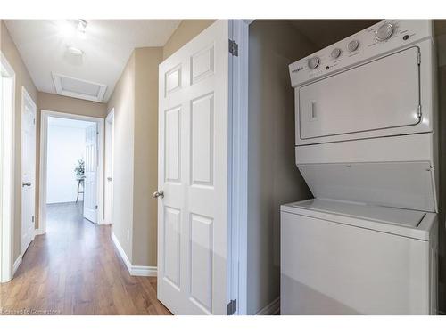 1434 Evans Boulevard, London, ON - Indoor Photo Showing Laundry Room