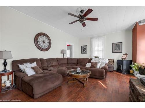 155 Bishopsgate Road, Scotland, ON - Indoor Photo Showing Living Room