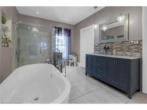 155 Bishopsgate Road, Scotland, ON - Indoor Photo Showing Bathroom