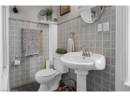 155 Bishopsgate Road, Scotland, ON - Indoor Photo Showing Bathroom