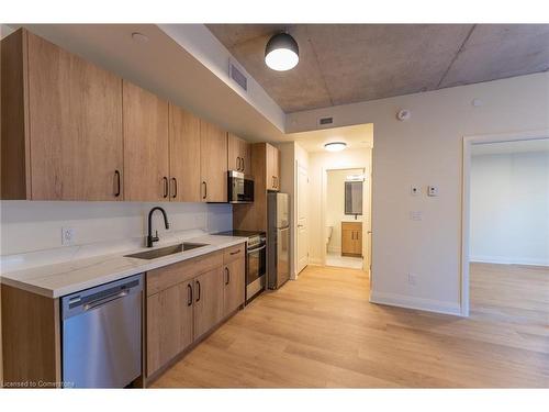 603-11 Robert Street, Hamilton, ON - Indoor Photo Showing Kitchen With Stainless Steel Kitchen