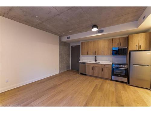 603-11 Robert Street, Hamilton, ON - Indoor Photo Showing Kitchen With Stainless Steel Kitchen