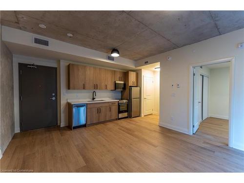 603-11 Robert Street, Hamilton, ON - Indoor Photo Showing Kitchen