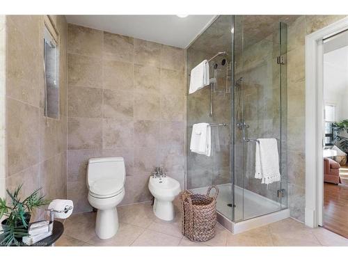 90 Ridge Road, Grimsby, ON - Indoor Photo Showing Bathroom