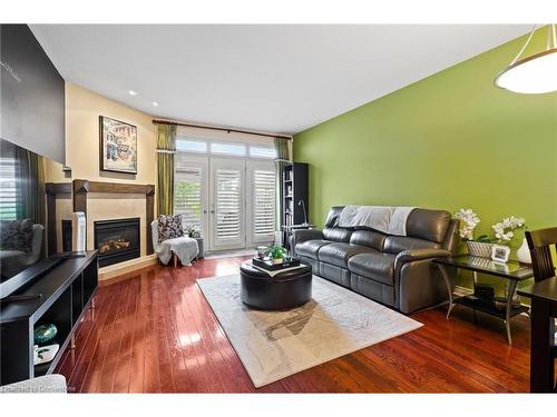 99 Willowlanding Court, Welland, ON - Indoor Photo Showing Living Room With Fireplace