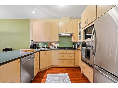 99 Willowlanding Court, Welland, ON - Indoor Photo Showing Kitchen