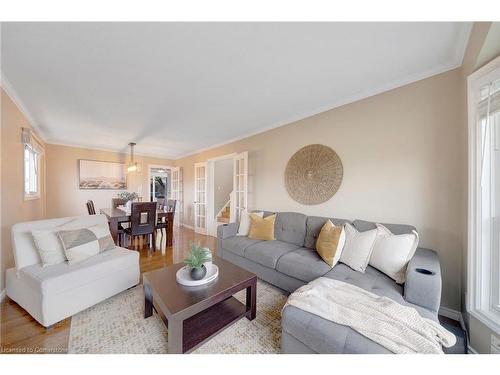 3261 Woodcroft Crescent, Burlington, ON - Indoor Photo Showing Living Room