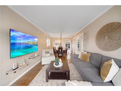 3261 Woodcroft Crescent, Burlington, ON - Indoor Photo Showing Living Room