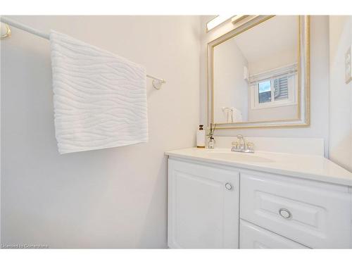 3261 Woodcroft Crescent, Burlington, ON - Indoor Photo Showing Bathroom