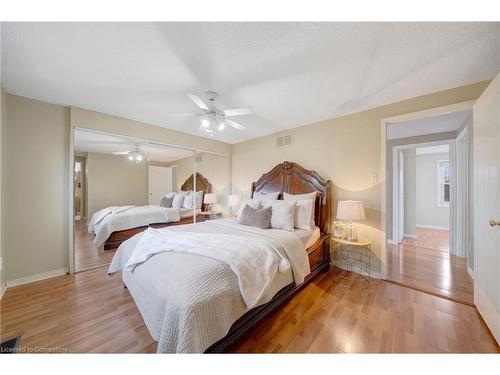 3261 Woodcroft Crescent, Burlington, ON - Indoor Photo Showing Bedroom