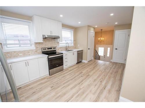 31 Tolton Drive, Brampton, ON - Indoor Photo Showing Kitchen