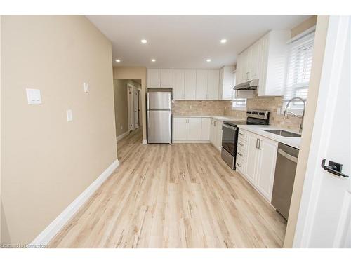 31 Tolton Drive, Brampton, ON - Indoor Photo Showing Kitchen