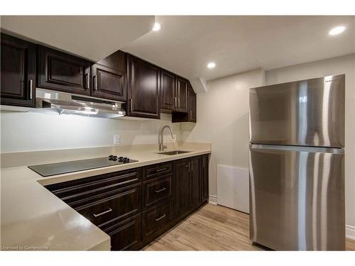 Lower-1417 Augustine Drive, Burlington, ON - Indoor Photo Showing Kitchen