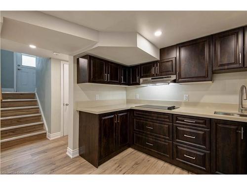 Lower-1417 Augustine Drive, Burlington, ON - Indoor Photo Showing Kitchen