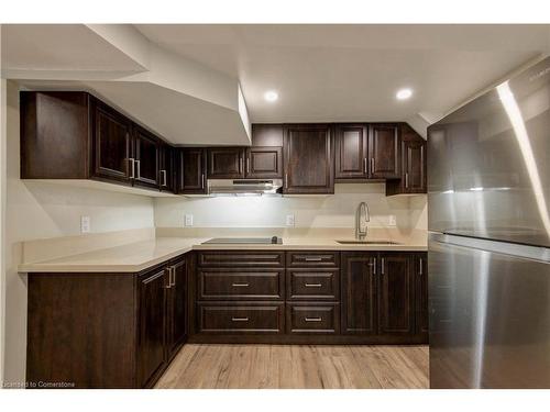 Lower-1417 Augustine Drive, Burlington, ON - Indoor Photo Showing Kitchen