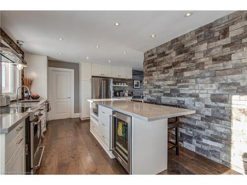 1470 Lower Base Line, Oakville, ON - Indoor Photo Showing Kitchen With Upgraded Kitchen