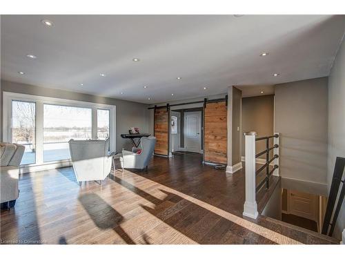 1470 Lower Base Line, Oakville, ON - Indoor