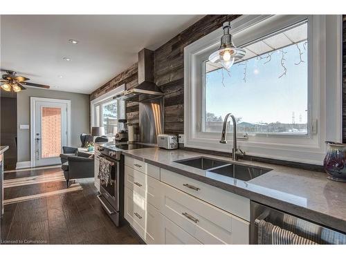 1470 Lower Base Line, Oakville, ON - Indoor Photo Showing Kitchen With Double Sink