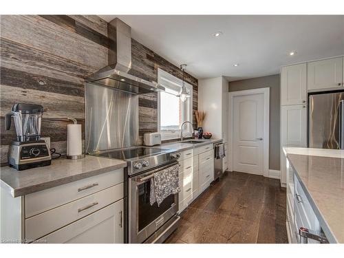 1470 Lower Base Line, Oakville, ON - Indoor Photo Showing Kitchen With Upgraded Kitchen