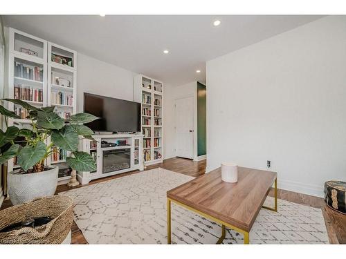 450 Herkimer Street, Hamilton, ON - Indoor Photo Showing Living Room