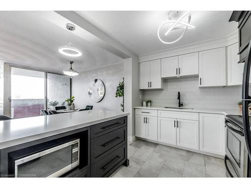 705-40 Harrisford Street, Hamilton, ON - Indoor Photo Showing Kitchen With Upgraded Kitchen