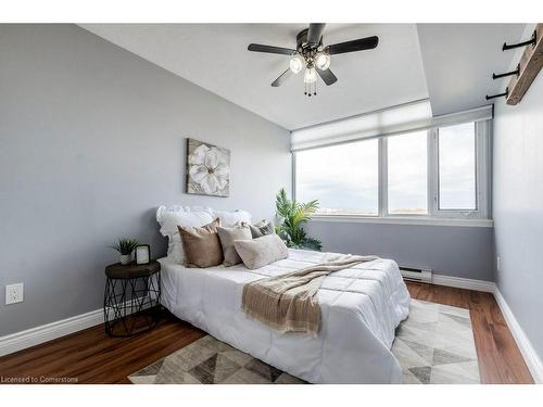 705-40 Harrisford Street, Hamilton, ON - Indoor Photo Showing Bedroom