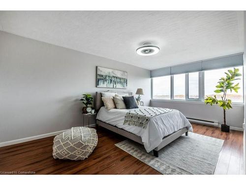 705-40 Harrisford Street, Hamilton, ON - Indoor Photo Showing Bedroom