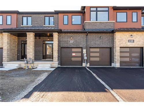 237 Lormont Boulevard, Stoney Creek, ON - Outdoor With Facade