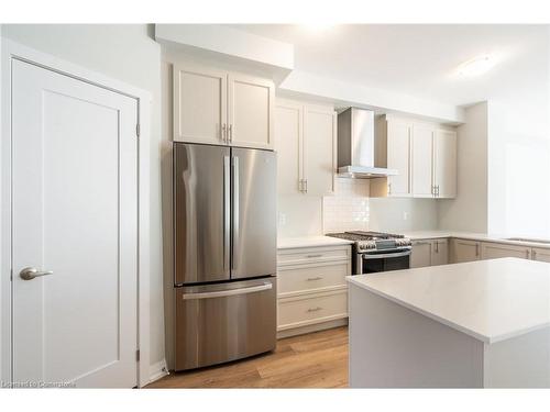 237 Lormont Boulevard, Stoney Creek, ON - Indoor Photo Showing Kitchen With Upgraded Kitchen