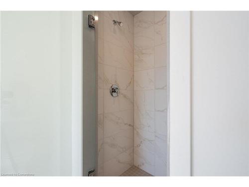 237 Lormont Boulevard, Stoney Creek, ON - Indoor Photo Showing Bathroom