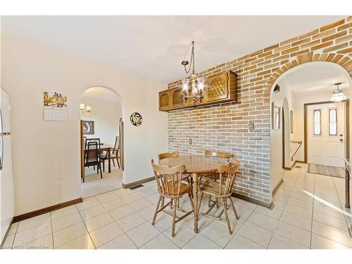 2032 Faversham Avenue, Burlington, ON - Indoor Photo Showing Dining Room