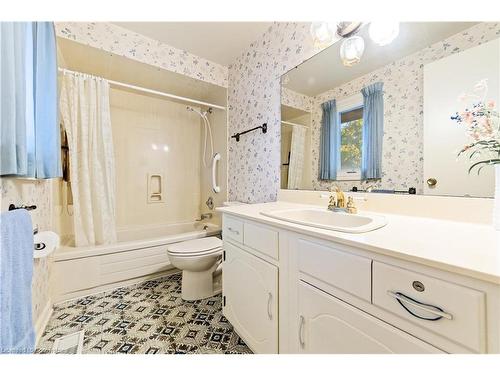 2032 Faversham Avenue, Burlington, ON - Indoor Photo Showing Bathroom